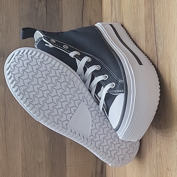 Converse Black and White Platform Sneakers - Picture 3 of 11